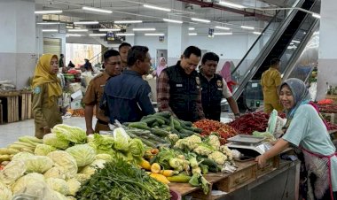 Satgas-Pangan-Polres-Ponorogo-Pantau-Bahan-Pokok-di-Sejumlah-Pasar-Jelang-Nataru