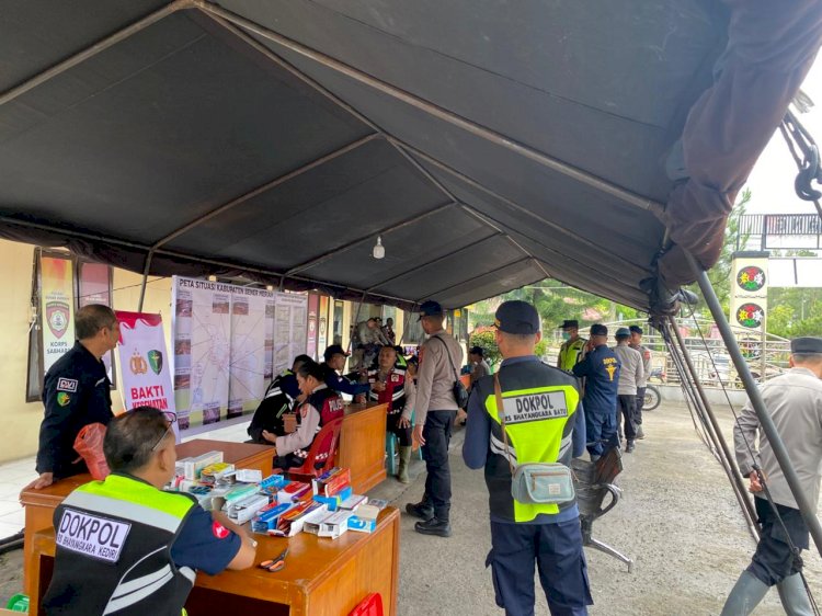 Sentuhan Kemanusiaan Polri Layanan Kesehatan Pusdokkes Jangkau Warga Hingga Pelosok Aceh Terdampak Bencana