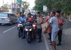 Polsek-Krian-Bagikan-Takjil-dan-Buka-Bersama-Abang-Becak