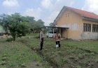 Bhabinkamtibmas-Polsek-Prambon-Dampingi-Kelompok-Tani-Terong-dan-Cabai