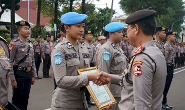 Kakorsabhara-Baharkam-Polri-Berikan-Penghargaan-kepada-Personel-Berprestasi-di-Mako-Korsabhara-Depok