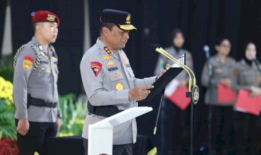 Kapolda-Jatim-Pimpin-Sertijab-PJU-dan-Kapolres,-Perkuat-Regenerasi-Kepemimpinan-dan-Pelayanan-Presisi