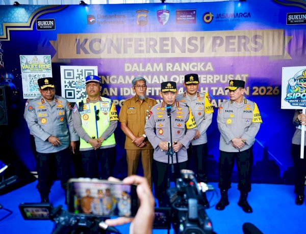 Tinjau Kalikangkung, Kapolri Pastikan Pelayanan hingga Rekayasa Lalin Optimal Hadapi Mudik