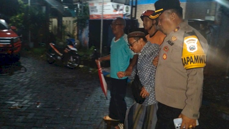 Diterjang-Angin-Kencang,-Kapolsek-Gedangan-Datangi-Rumah-Warga-Terdampak