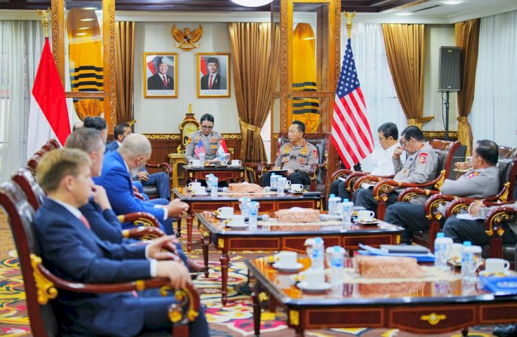 Kapolri Terima Audiensi Direktur FBI, Perkuat Kerja Sama Penanggulangan Kejahatan Transnasional